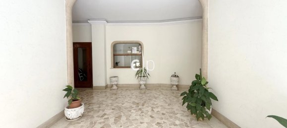 4 bedrooms Apartment in Rome, Italy No. 335482 27