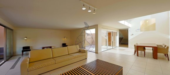 4 bedrooms Villa in Guia, Portugal No. 113886 2