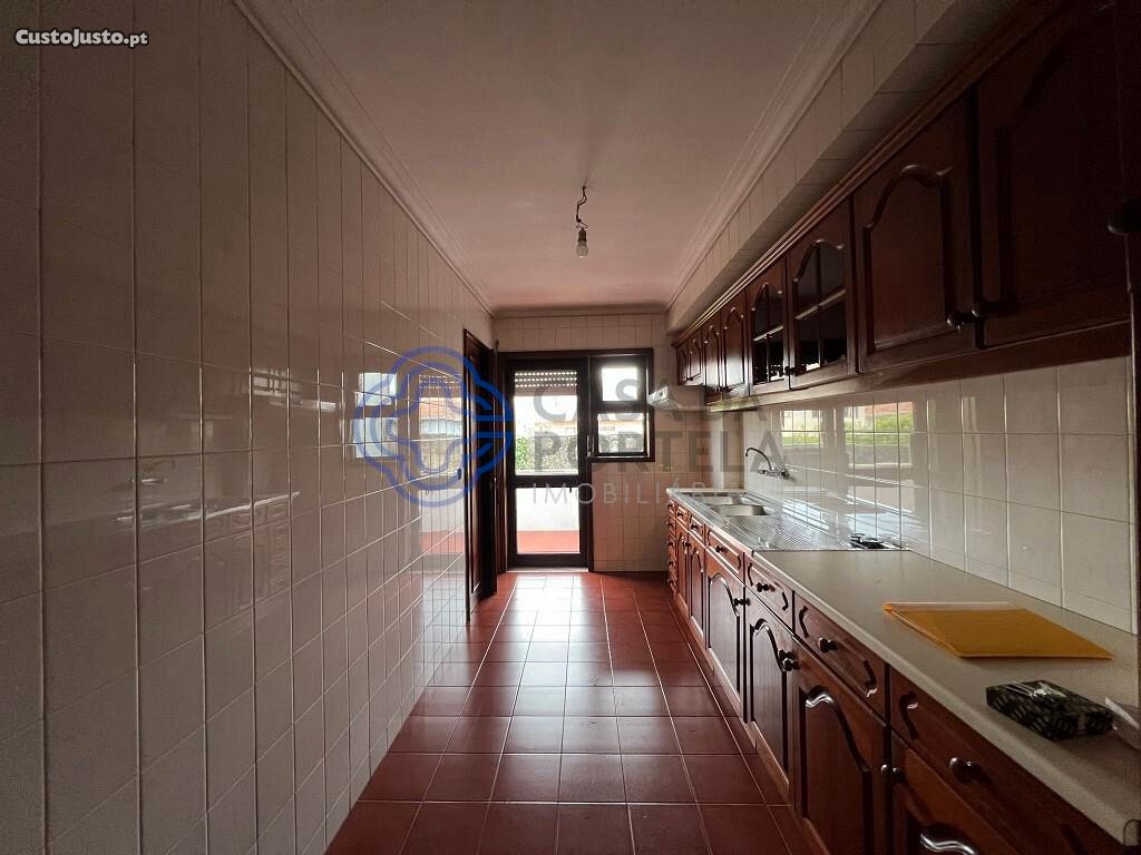 2 bedrooms Apartment in Porto, Portugal No. 43993