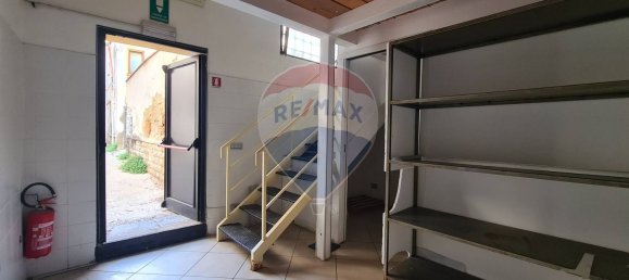 Gewerbliche Immobilie in Empoli, Italy 51m², Nr. 381389 8