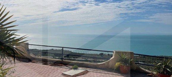 Apartamento de 2 dormitorios en Mattinata, Italy No. 23797 6