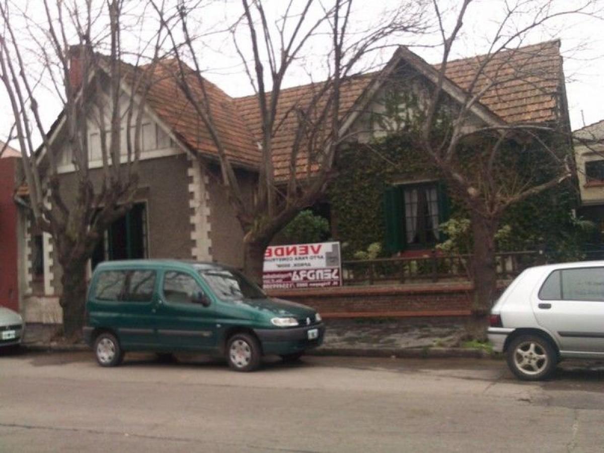Casa de 4 dormitorios en Mar del Plata, Argentina No. 67100
