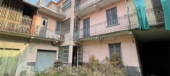 6 rooms House in Galliate, Italy No. 73033 4