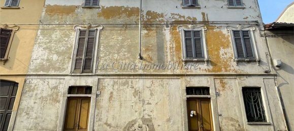 6 rooms House in Galliate, Italy No. 73033 2