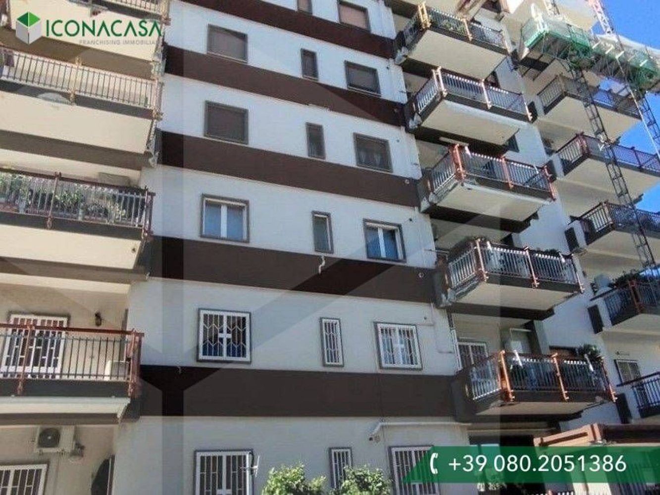 4 rooms Apartment in Bari, Italy No. 23749