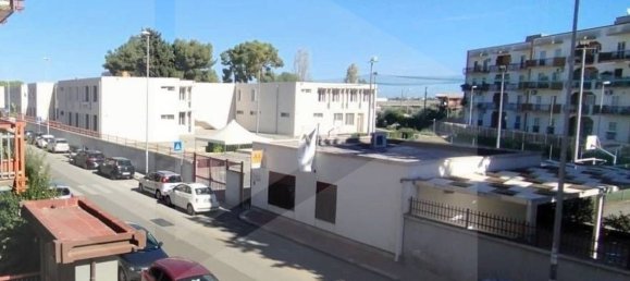 4 rooms Apartment in Bari, Italy No. 23749 6