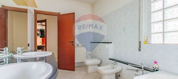 Villa de 4 divisões em Gorla Minore, Italy N.º 263491 3