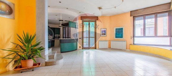 Villa de 4 divisões em Gorla Minore, Italy N.º 263491 6