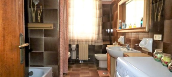 Casa de 4 divisões em Montevarchi, Italy N.º 235598 13