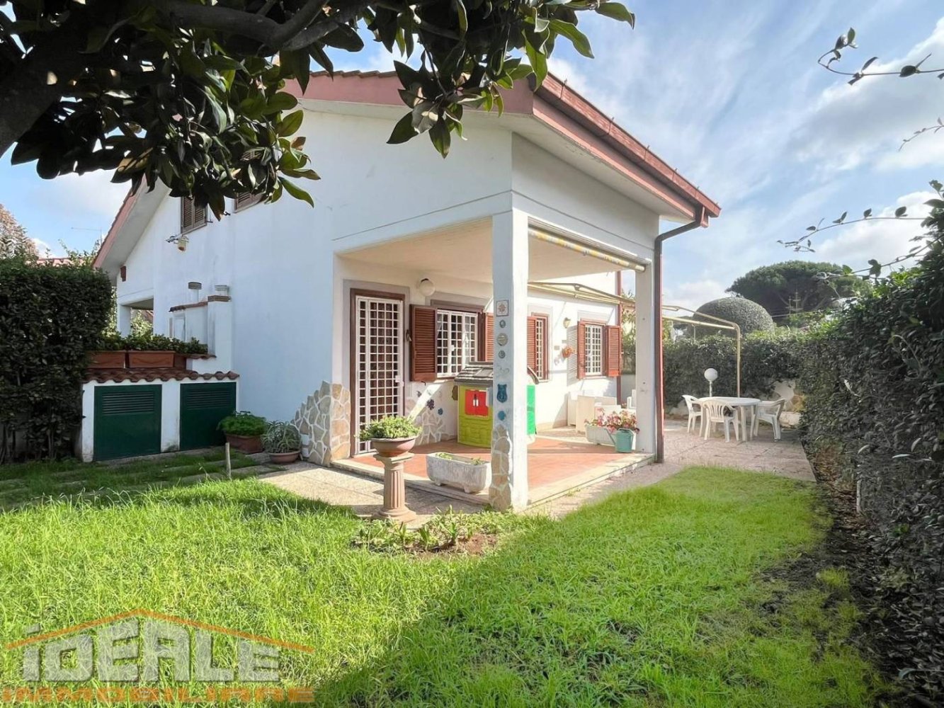 Вилла с 3 спальнями в Ардеа, Италия № 86425