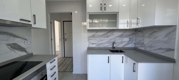 1 bedroom Apartment in Lisbon, Portugal No. 96666 2