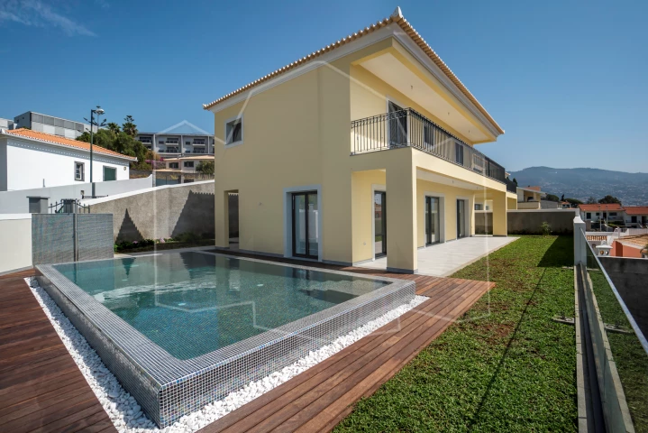 3 bedrooms House in Funchal, Portugal No. 94322