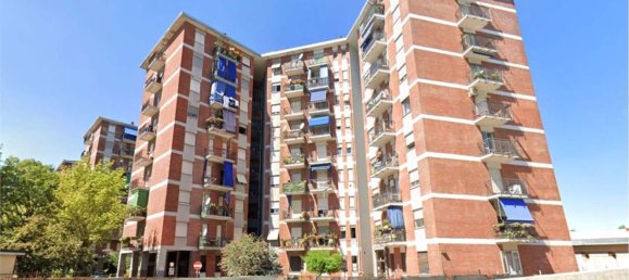 4 rooms Apartment in Cinisello Balsamo, Italy No. 287718 2