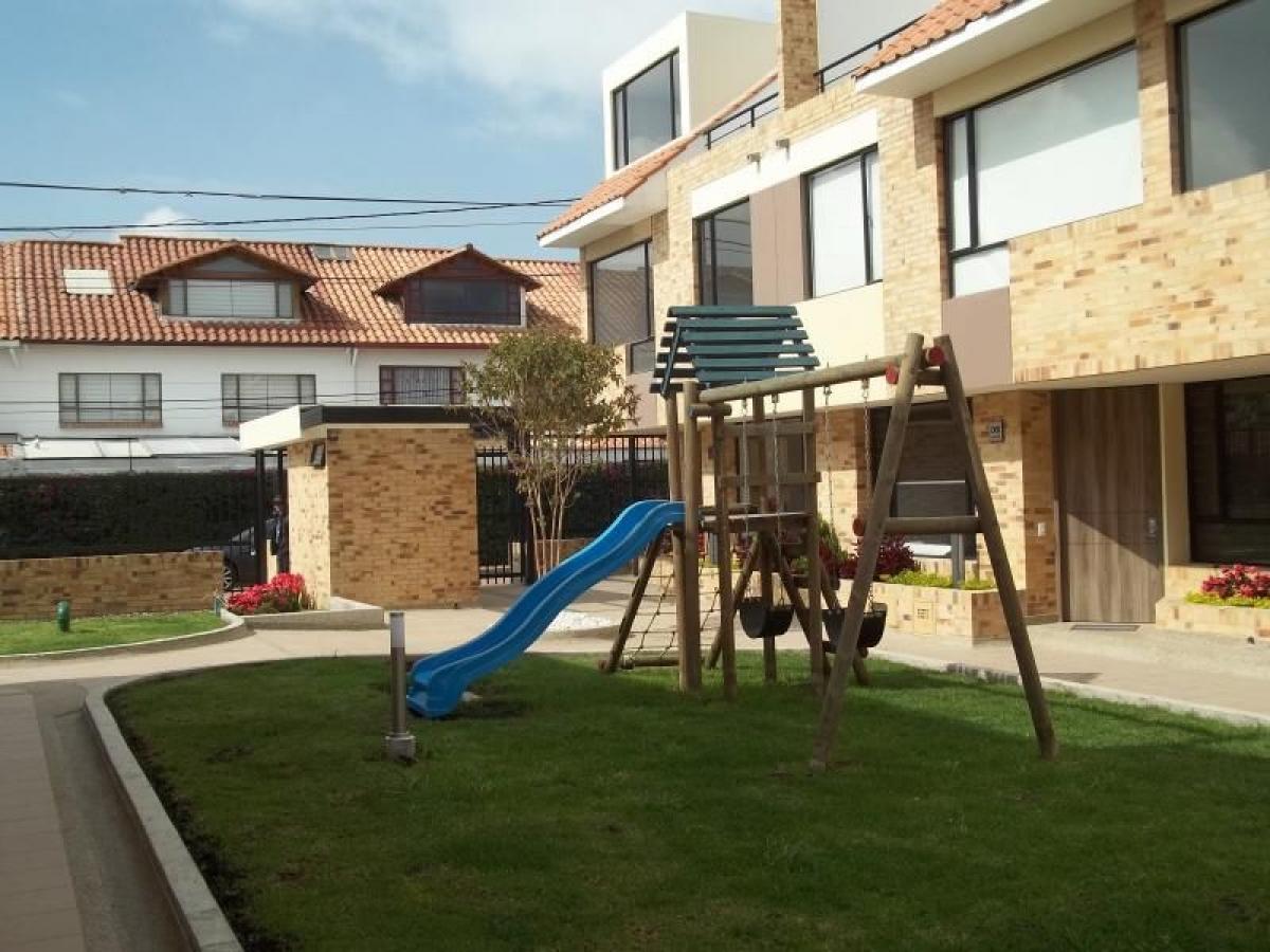 Casa de 3 dormitorios en Cundinamarca, Colombia No. 5212