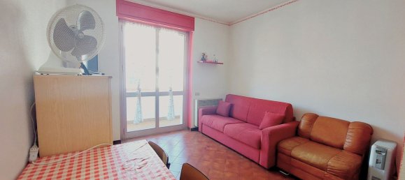 Studio in San Bartolomeo al Mare, Italy No. 294305 11