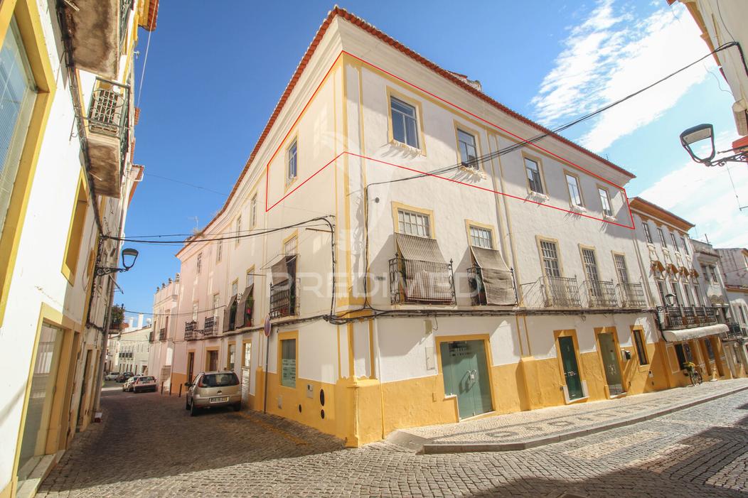 Bâtiment à Elvas, Portugal 232m² No. 203983
