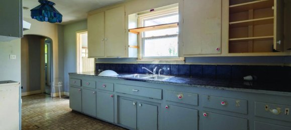 4 bedrooms House in Hamilton, Canada No. 403 10