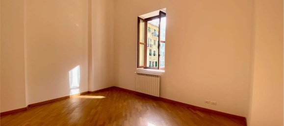 6-Zimmer Wohnung in Genoa, Italy, Nr. 139966 2