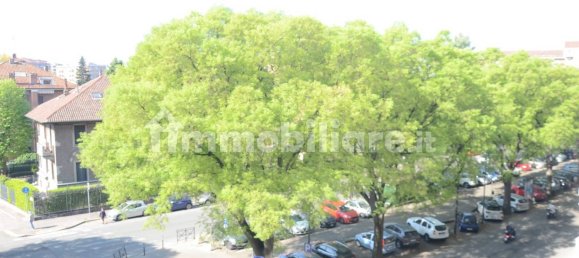 2 bedrooms Apartment in Turin, Italy No. 350597 15