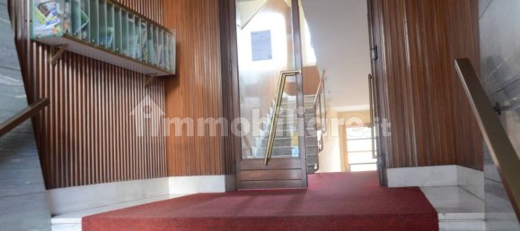 2 bedrooms Apartment in Turin, Italy No. 350597 3