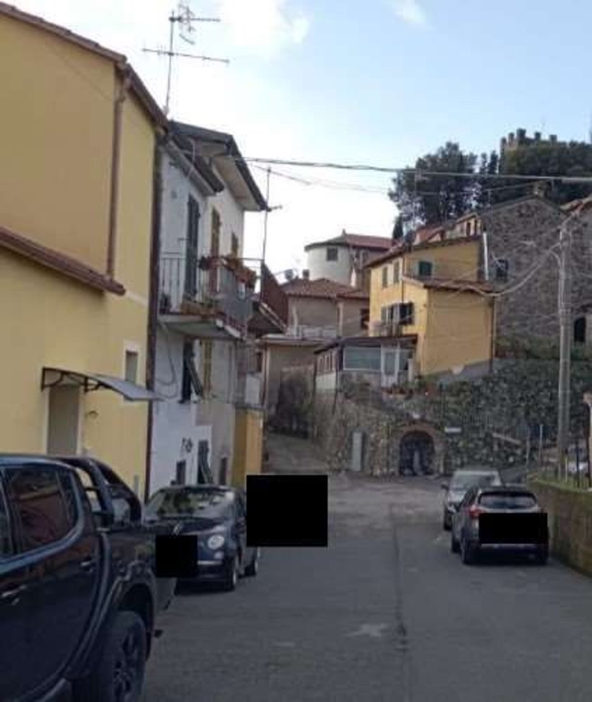 3 rooms Apartment in Sarzana, Italy No. 263414