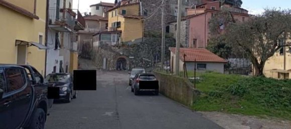 3 rooms Apartment in Sarzana, Italy No. 263414 2