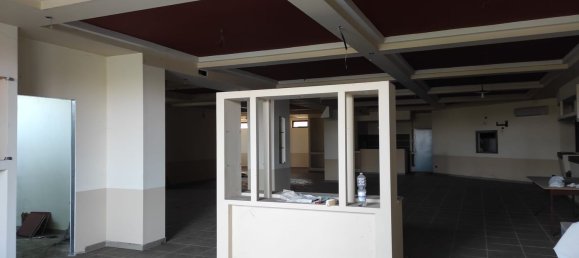 3 rooms Commercial property in Orta di Atella, Italy No. 73759 2