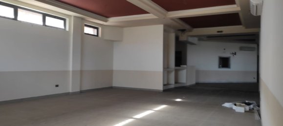 3 rooms Commercial property in Orta di Atella, Italy No. 73759 10