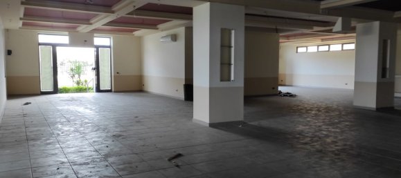3 rooms Commercial property in Orta di Atella, Italy No. 73759 3