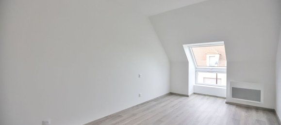 3 bedrooms House in Mere, France No. 123861 7