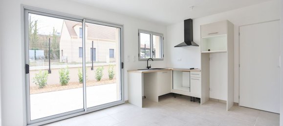 3 bedrooms House in Mere, France No. 123861 4