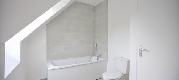 3 bedrooms House in Mere, France No. 123861 8