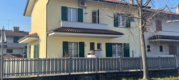 5غرفة فيلا في Grezzago, Italy رقم 14722 2