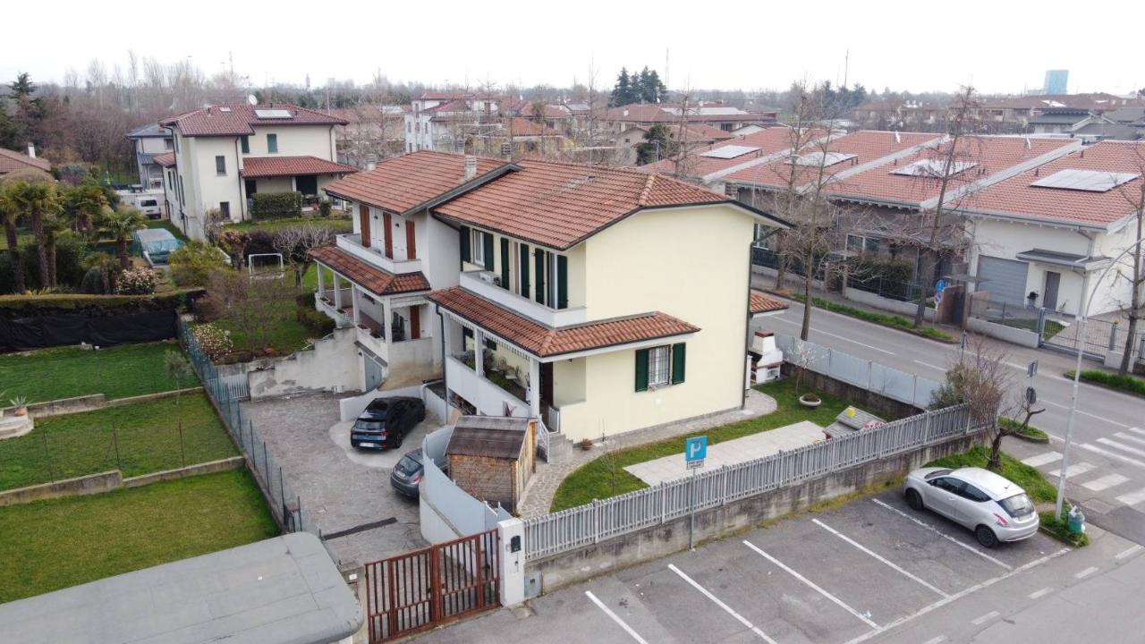 5غرفة فيلا في Grezzago, Italy رقم 14722