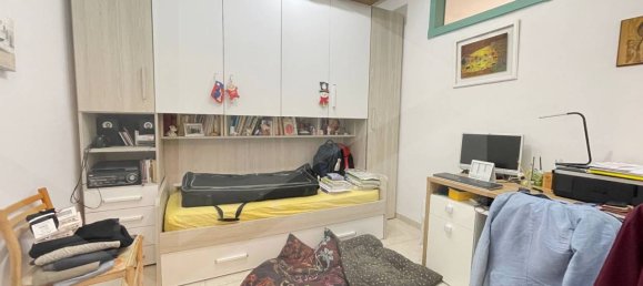 3غرفة شقة في Bari, Italy رقم 33848 33