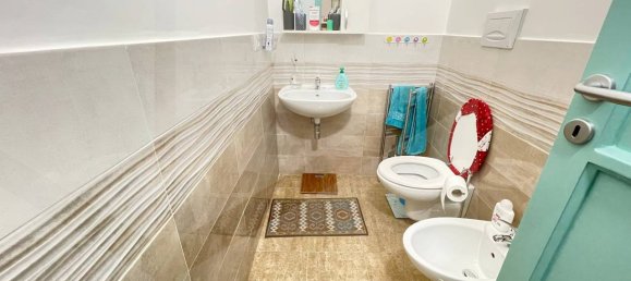 3غرفة شقة في Bari, Italy رقم 33848 22