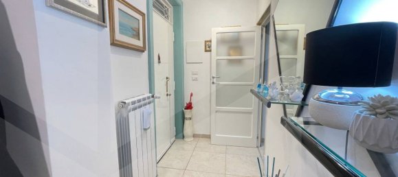 3غرفة شقة في Bari, Italy رقم 33848 12