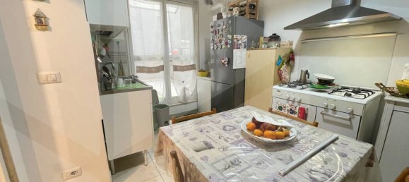 3غرفة شقة في Bari, Italy رقم 33848 29