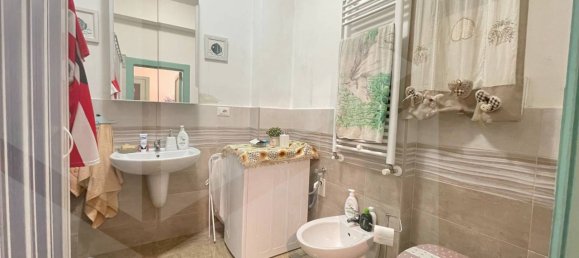 3غرفة شقة في Bari, Italy رقم 33848 17