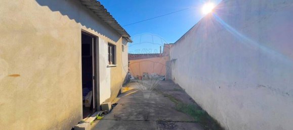 2 bedrooms Villa in Alenquer, Portugal No. 52233 4