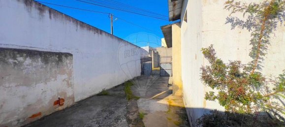 2 bedrooms Villa in Alenquer, Portugal No. 52233 3