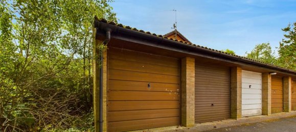 2 Schlafzimmer Haus in Bordon, United Kingdom, Nr. 13863 9