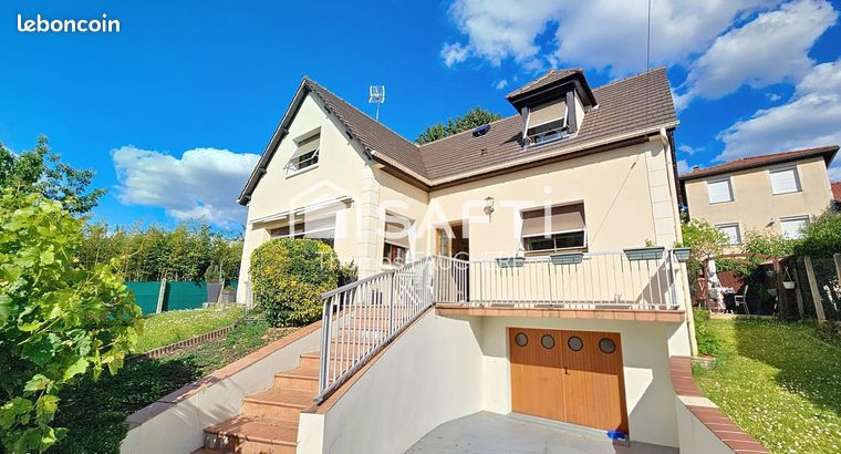 Casa de 3 dormitorios en Gagny, France No. 358463