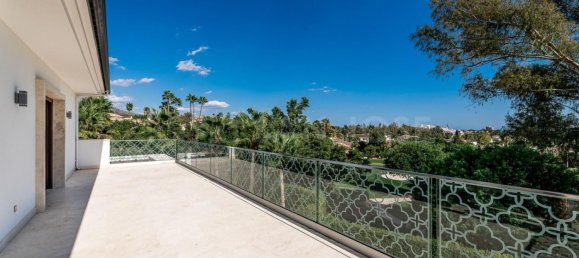 5 bedrooms Villa in Marbella, Spain No. 111109 9