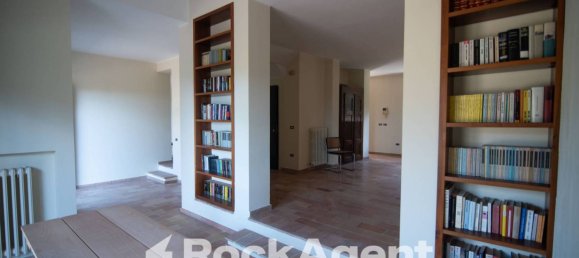 3 bedrooms Villa in Pesaro, Italy No. 265568 3