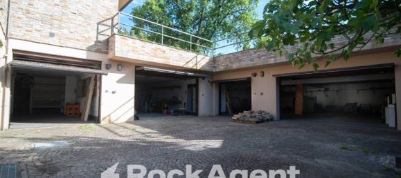 3 bedrooms Villa in Pesaro, Italy No. 265568 15