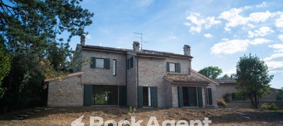 3 bedrooms Villa in Pesaro, Italy No. 265568 2