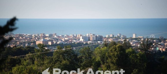 3 bedrooms Villa in Pesaro, Italy No. 265568 14