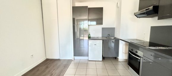 3 rooms Apartment in Nanterre, France No. 282781 2