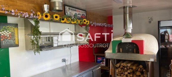 34m² Commercial property in Avrille, France No. 281846 2